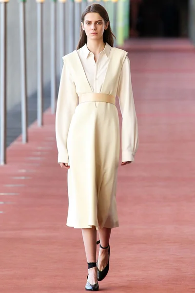 Look 11